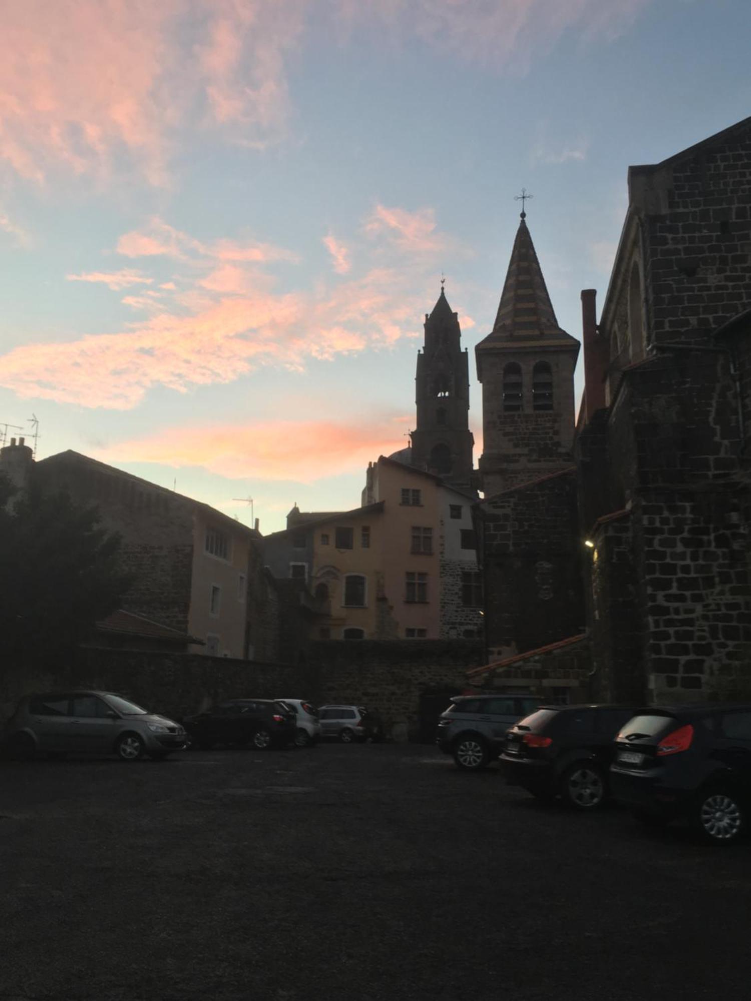 Aux Portes Du Mont Anis Le Puy-en-Velay Exterior photo