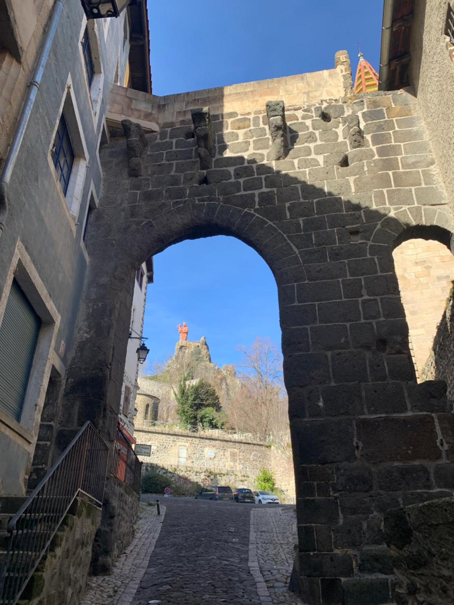 Aux Portes Du Mont Anis Le Puy-en-Velay Exterior photo
