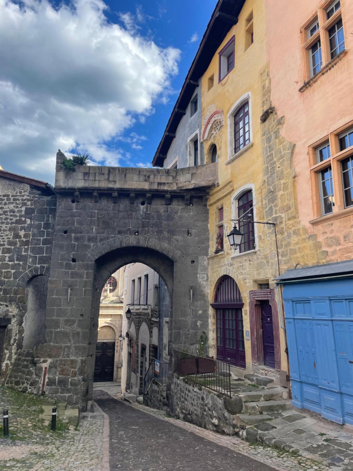 Aux Portes Du Mont Anis Le Puy-en-Velay Exterior photo