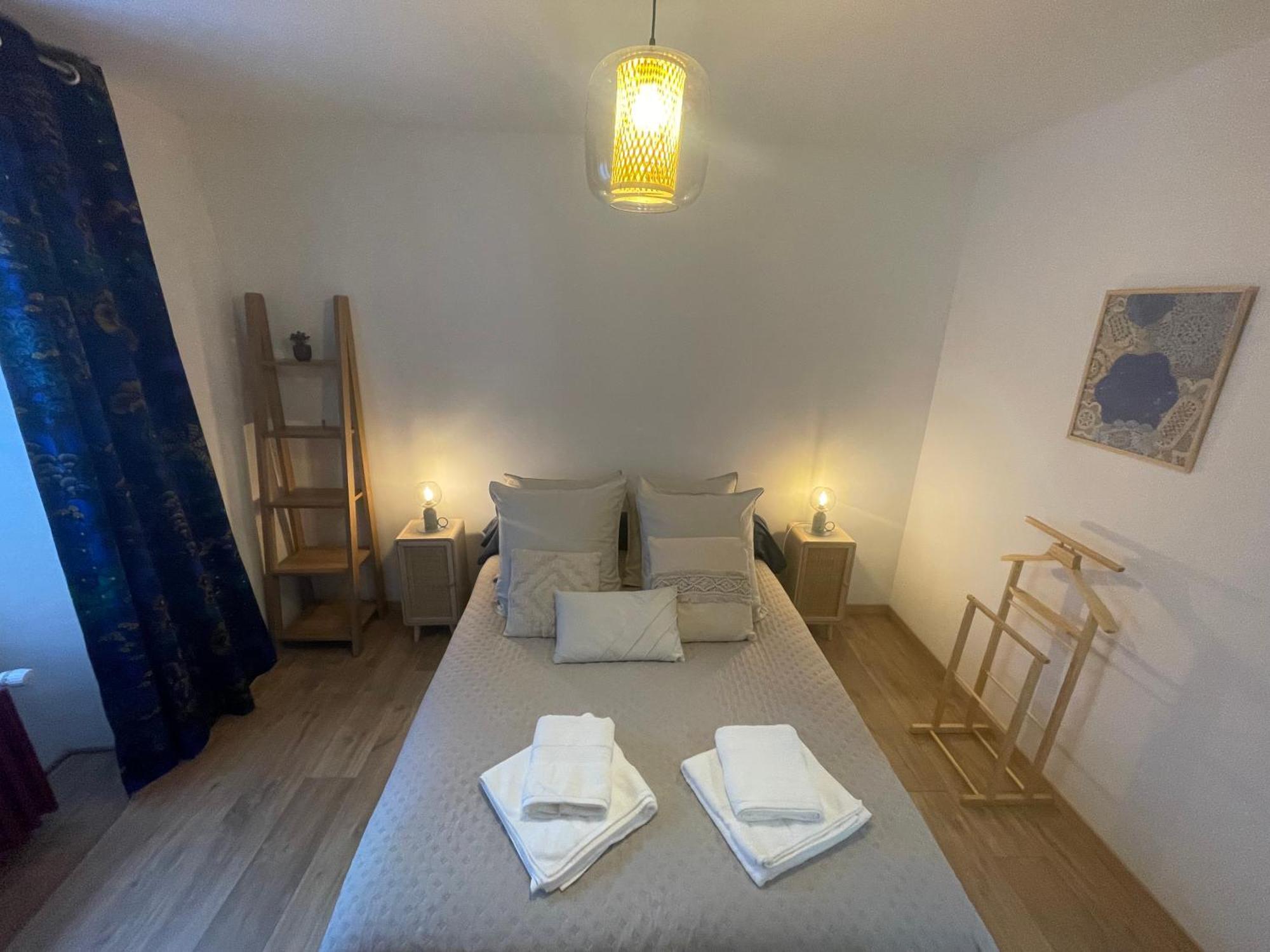 Aux Portes Du Mont Anis Le Puy-en-Velay Room photo